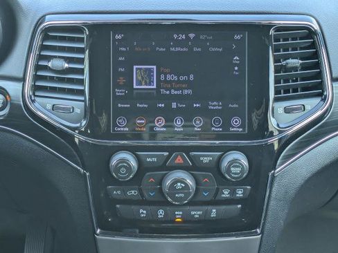 Used 2020 Jeep Grand Cherokee Limited RWD image 18