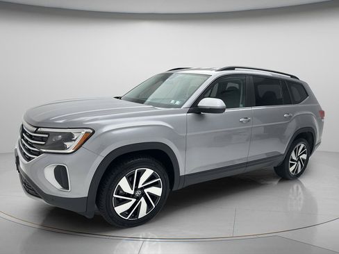 Used 2025 Volkswagen Atlas SE AWD/4WD image 7