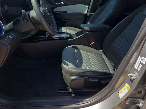 Used 2025 Chevrolet Trax LT FWD image 15