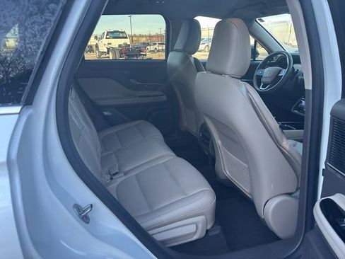 Used 2021 Lincoln Corsair Standard w/ Equipment Group 101A image 11