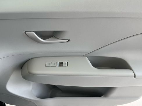 New 2026 Hyundai Kona SE image 18