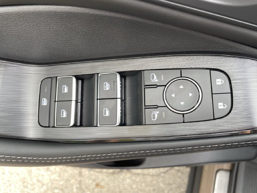 Certified 2025 Nissan Rogue SL w/ Tech Package AWD/4WD image 27
