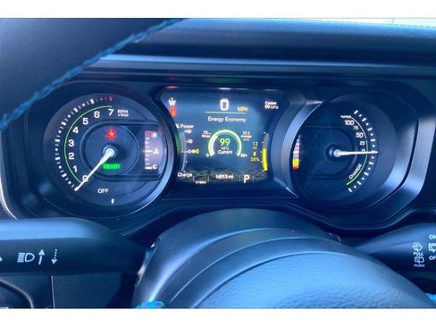 Used 2024 Jeep Wrangler Unlimited Rubicon 4xe AWD/4WD image 21