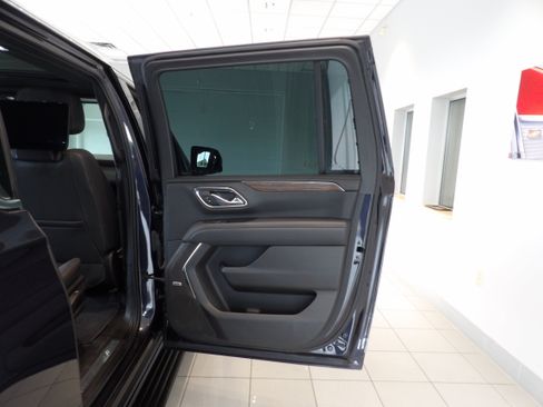 Used 2023 Chevrolet Suburban High Country AWD/4WD image 27