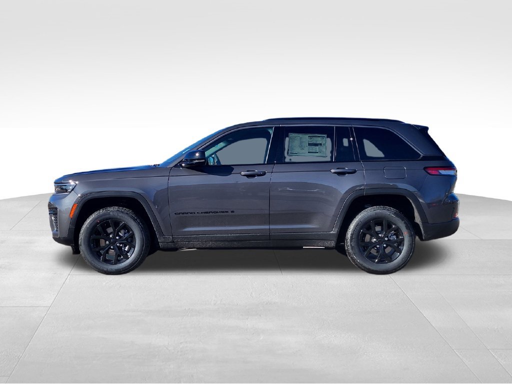 New 2026 Jeep Grand Cherokee Altitude AWD/4WD image 4