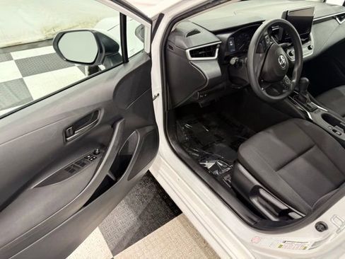 Used 2024 Toyota Corolla LE image 28
