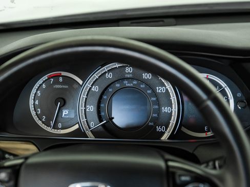 Used 2016 Honda Accord Touring image 17