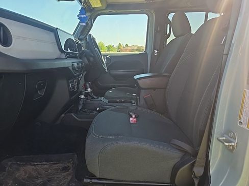 Used 2024 Jeep Wrangler Unlimited Sport w/ Convenience Group AWD/4WD image 6
