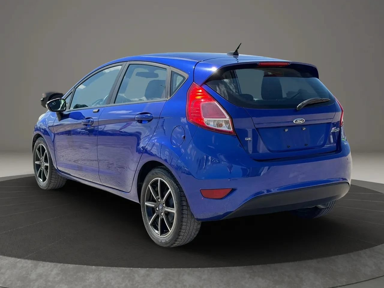 Used 2015 Ford Fiesta SE w/ Equipment Group 201A FWD image 7