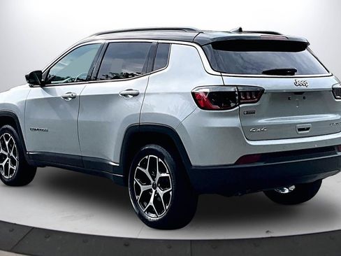 Used 2025 Jeep Compass Limited AWD/4WD image 7