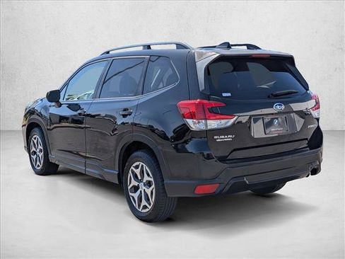 Used 2020 Subaru Forester Premium AWD/4WD image 8