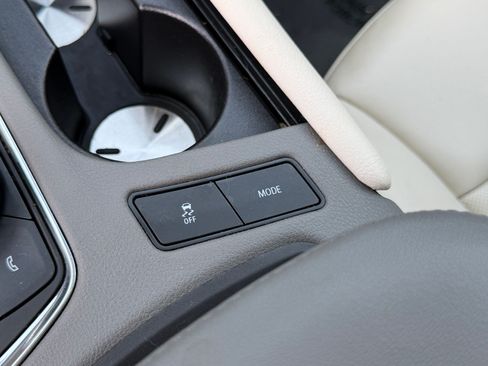 Used 2022 Cadillac XT5 Premium Luxury FWD image 26