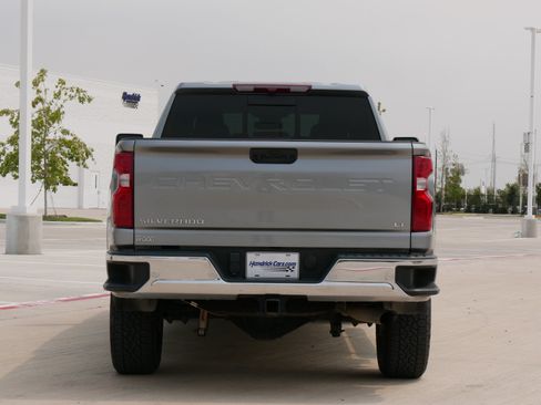 Used 2025 Chevrolet Silverado 2500 LT w/ Texas Edition AWD/4WD image 8