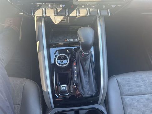 Used 2025 Chevrolet Colorado ZR2 w/ Technology Package image 18