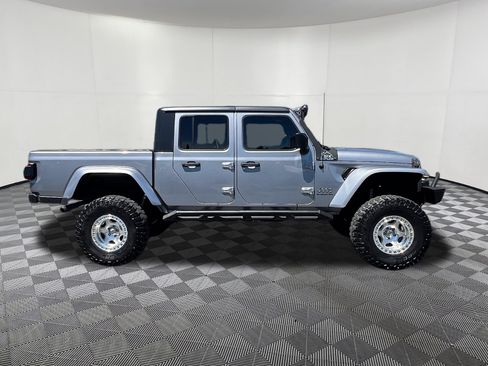 Used 2020 Jeep Gladiator Overland AWD/4WD image 7