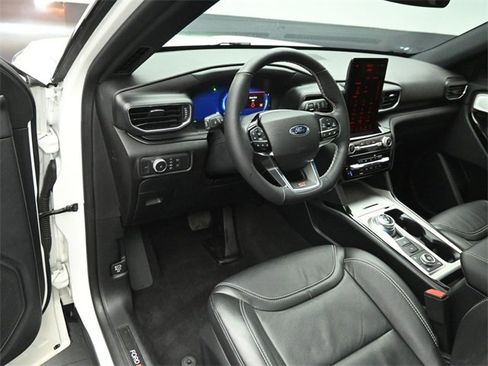 Certified 2022 Ford Explorer ST w/ ST Street Pack image 9