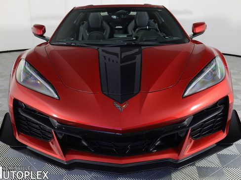 Used 2025 Chevrolet Corvette Z06 RWD image 2