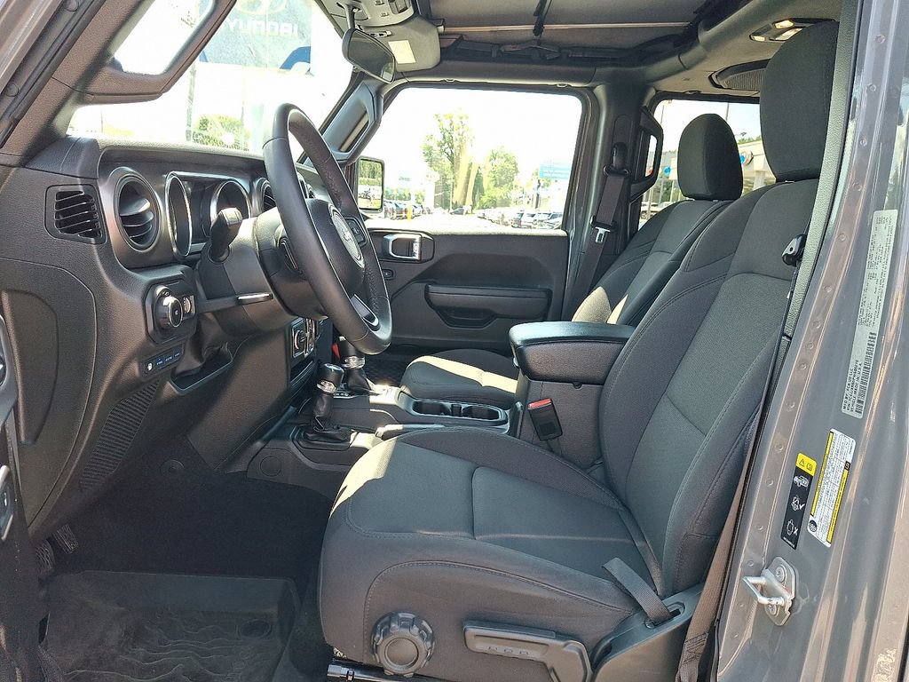 Used 2023 Jeep Wrangler Unlimited AWD/4WD image 14