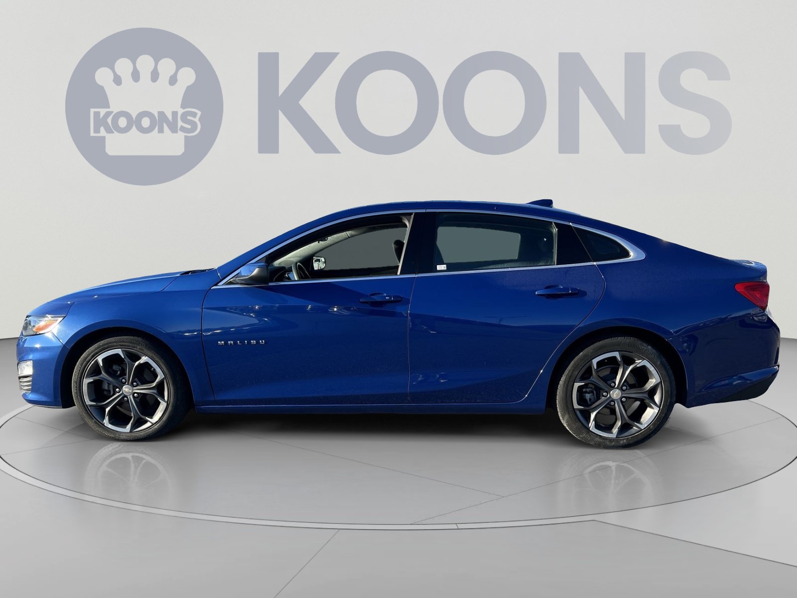 Used 2023 Chevrolet Malibu LT FWD image 2