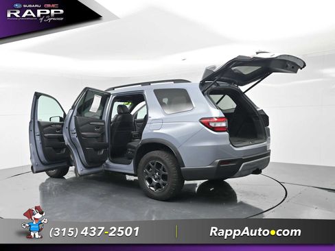 Used 2024 Honda Pilot TrailSport image 37