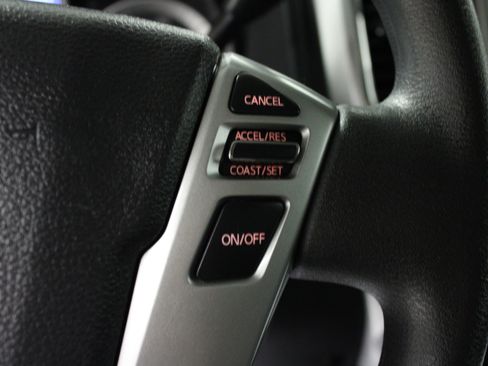 Used 2018 Nissan Titan SV AWD/4WD image 19
