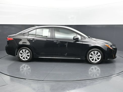 Used 2026 Toyota Corolla LE FWD image 6