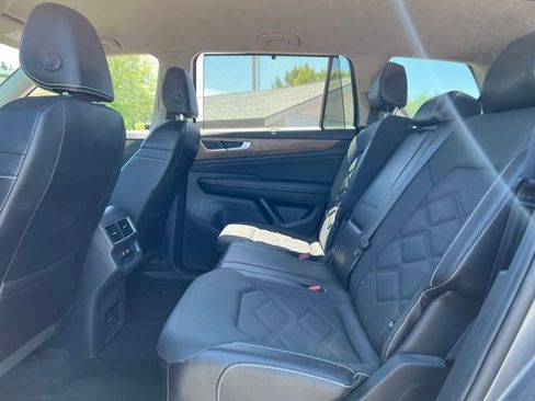 Used 2024 Volkswagen Atlas SE AWD/4WD image 15
