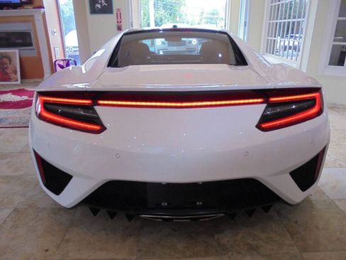 Used 2017 Acura NSX AWD/4WD image 22