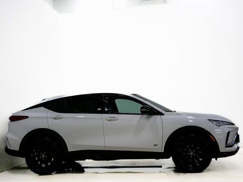 Used 2025 Buick Envista Sport Touring image 4