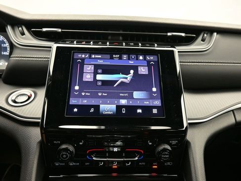 New 2026 Jeep Grand Cherokee L Laredo AWD/4WD image 29