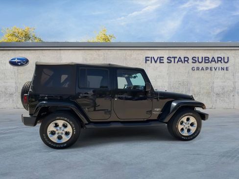 Used 2014 Jeep Wrangler Unlimited Sahara w/ Connectivity Group AWD/4WD image 9