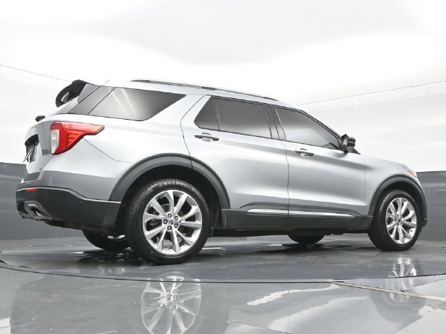 Used 2022 Ford Explorer Platinum w/ Equipment Group 601A AWD/4WD image 27
