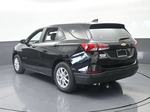 Used 2023 Chevrolet Equinox LS FWD image 4
