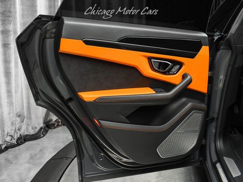 Used 2021 Lamborghini Urus AWD/4WD image 36