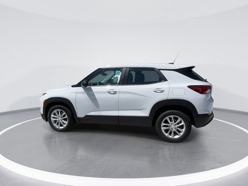 Used 2025 Chevrolet TrailBlazer LS FWD image 5