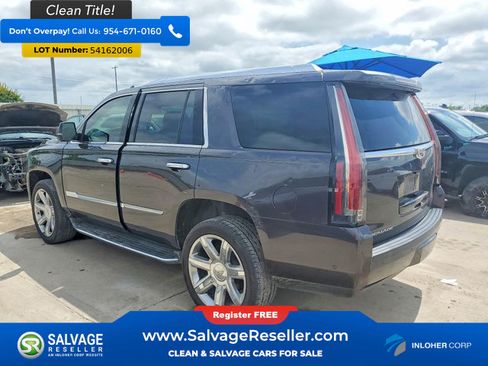 Used 2017 Cadillac Escalade Luxury RWD image 3