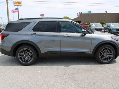 New 2026 Ford Explorer ST AWD/4WD image 3