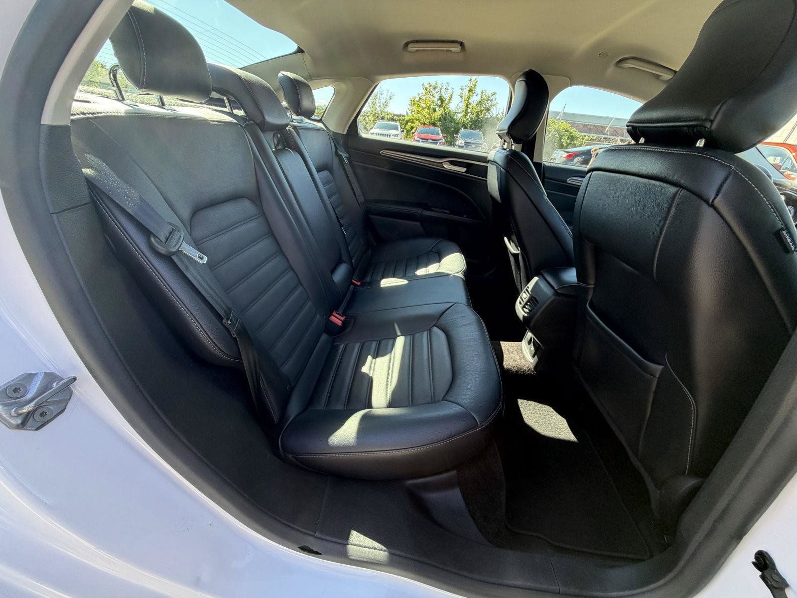 Used 2017 Ford Fusion Energi SE FWD image 25