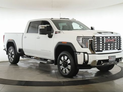 Used 2025 GMC Sierra 2500 Denali w/ Denali Reserve Package image 2
