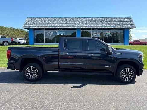 Used 2022 GMC Sierra 1500 AT4 image 4