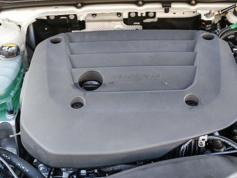 New 2026 Volvo XC40 B5 Plus w/ Protection Package Premier image 26