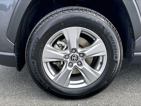 Used 2025 Toyota RAV4 XLE AWD/4WD image 7
