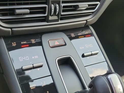 Certified 2026 Porsche Macan Turbo AWD/4WD image 35