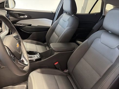 New 2026 Chevrolet Trax LT w/ Driver Confidence Package image 9