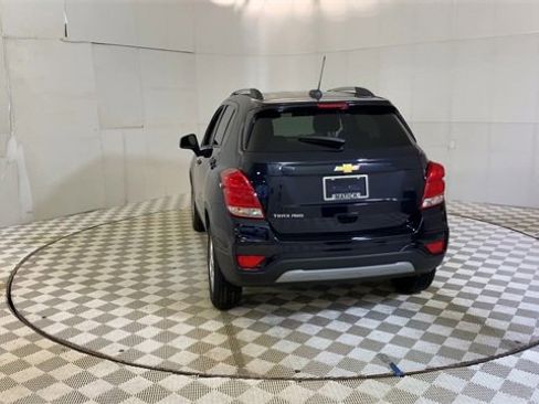 Used 2022 Chevrolet Trax LT w/ LT Convenience Package image 7