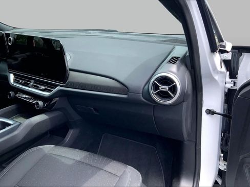Used 2025 Chevrolet Equinox EV LT FWD image 17
