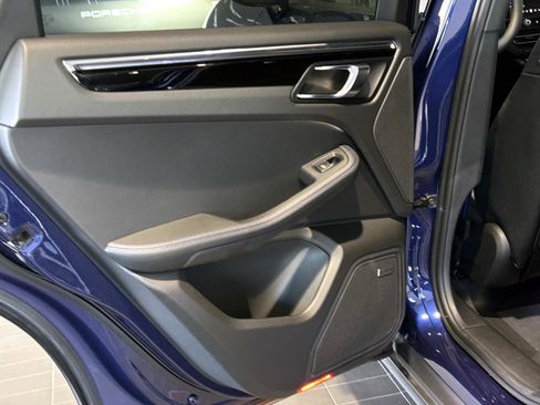 Certified 2026 Porsche Macan AWD/4WD image 16