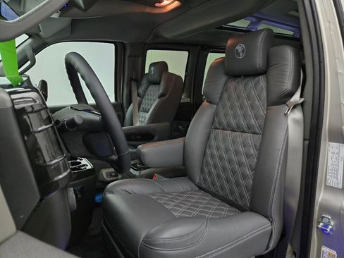 New 2025 GMC Savana 2500 w/ Driver Convenience Package image 33
