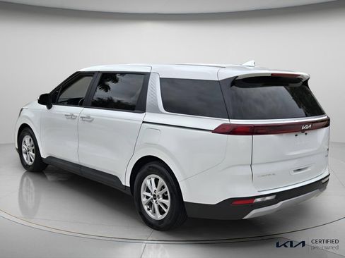 Certified 2023 Kia Carnival LX FWD image 7
