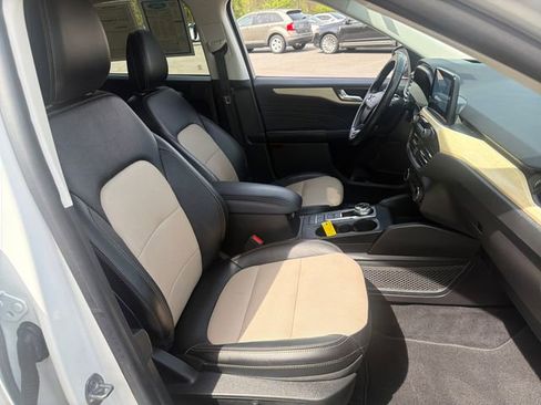 Used 2022 Ford Escape Titanium w/ Titanium Elite Package AWD/4WD image 13